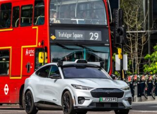 Без водія в Лондоні: катайтеся на автономному автомобілі Wayve