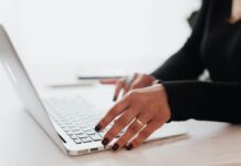 Бездротовий адаптер CarPlay і Android Auto: позбудьтеся проводів лише за 85 доларів США