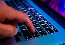 Виправлення залипання клавіш на MacBook: покроковий посібник