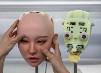 Powszechne wykorzystywanie sztucznej inteligencji przez nastolatki do tworzenia wyraźnych obrazów budzi niepokój