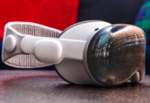 Vision Pro потребує різкого поштовху